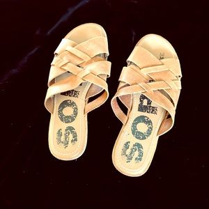 Woman size 8 Sorel leather slides/sandal
